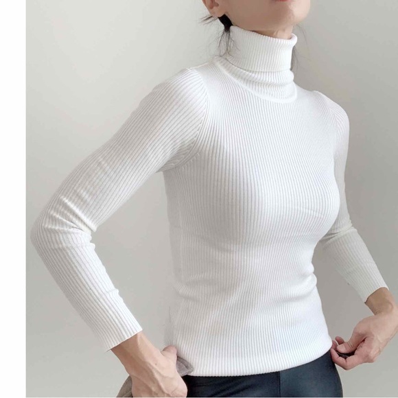 SOFT SLIM FIT LONG SLEEVE TURTLENECK TOP - WHITE - Picture 3 of 9